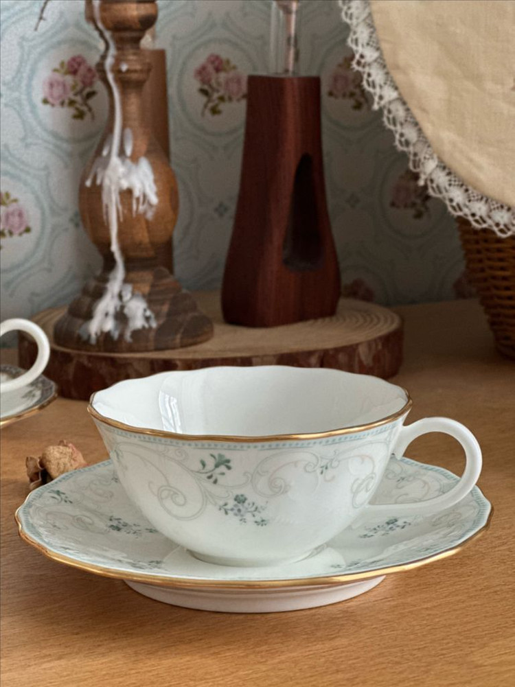 단종된 노리다케 레어 양각 홍차잔 이미지