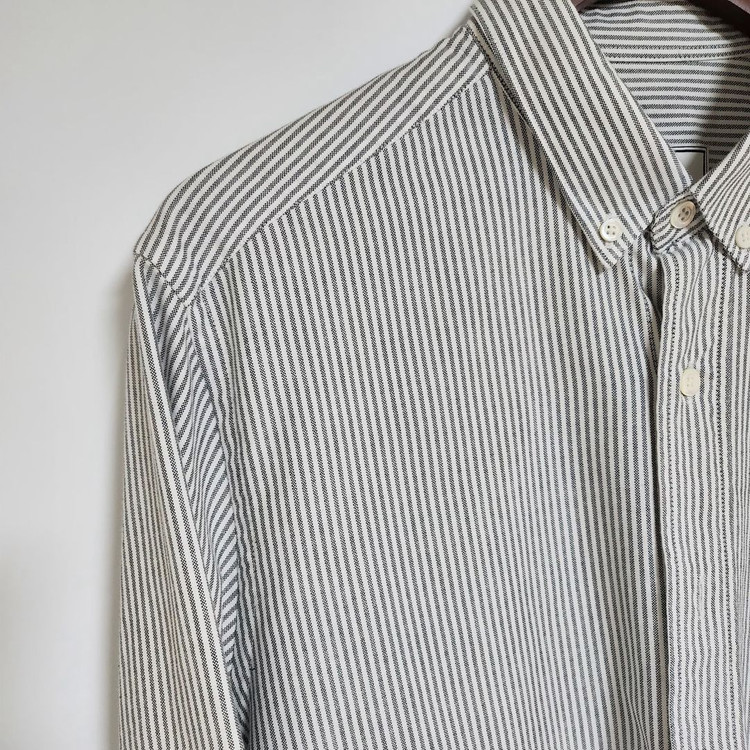 [40] 아미 스트라이프 스몰하트 자수 코튼 셔츠 H20HC013 이미지