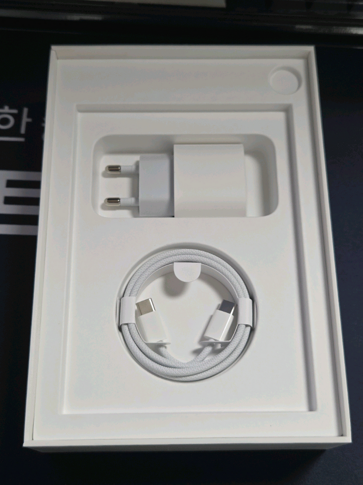 아이패드 미니7 + 에어팟 프로 2세대 이미지