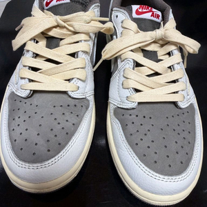 조던 트래비스 스캇 레트로 로우 245 이미지