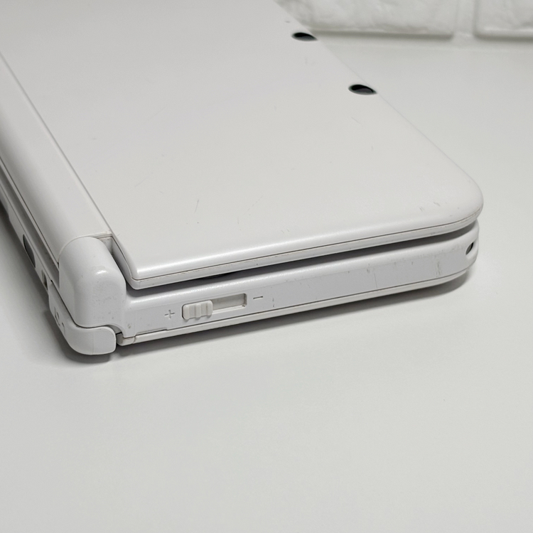 닌텐도 3DS (큰다수) 화이트 XL 한국판 +울트라문 알칩 이미지