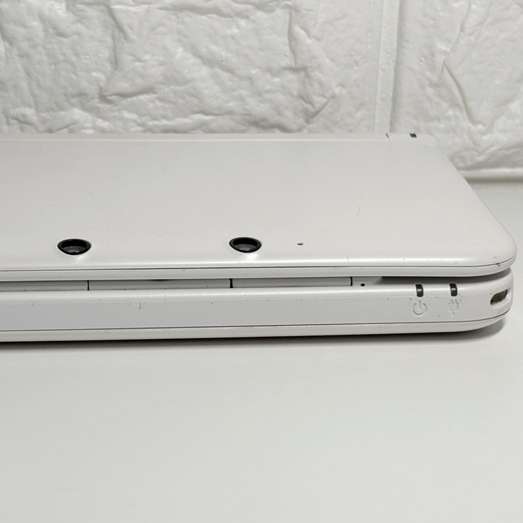 닌텐도 3DS (큰다수) 화이트 XL 한국판 +울트라문 알칩 이미지