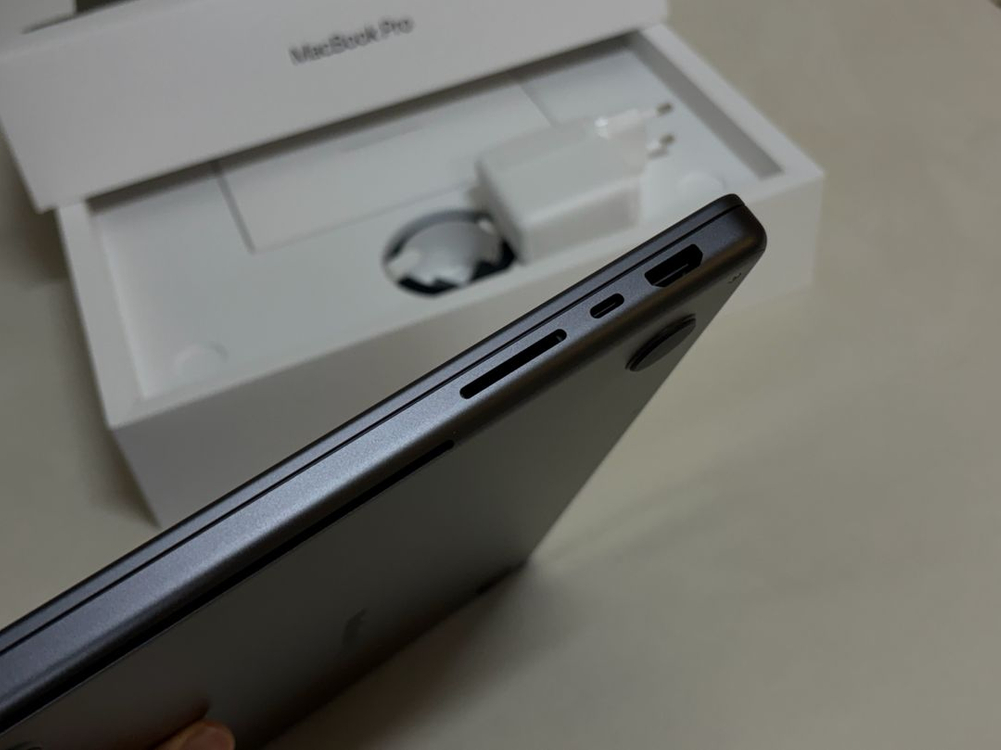 맥북프로 14인치 M5 24GB 512gb CTO 스페이스 그레이 (개봉만 한 새것) 이미지