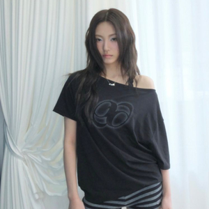 애즈온 키키 박시 셔링티 블랙 이미지