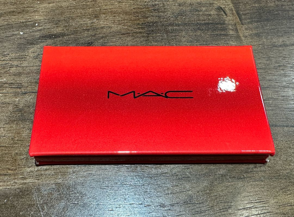 맥 MAC 대즐 섀도우 익스트림 아이 8 팔레트 이어 오브 글램 이미지