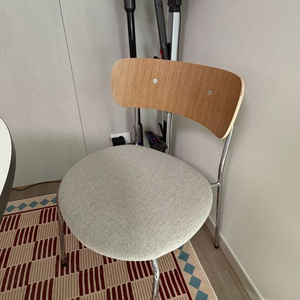 미드센추리 원목 스틸 의자 이미지