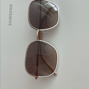 프라다 선글라스 이미지