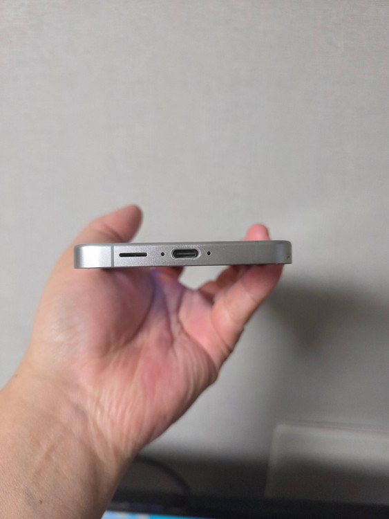 갤럭시 S24FE 그레이 256기가 A급 자급제 팔아요~ 이미지