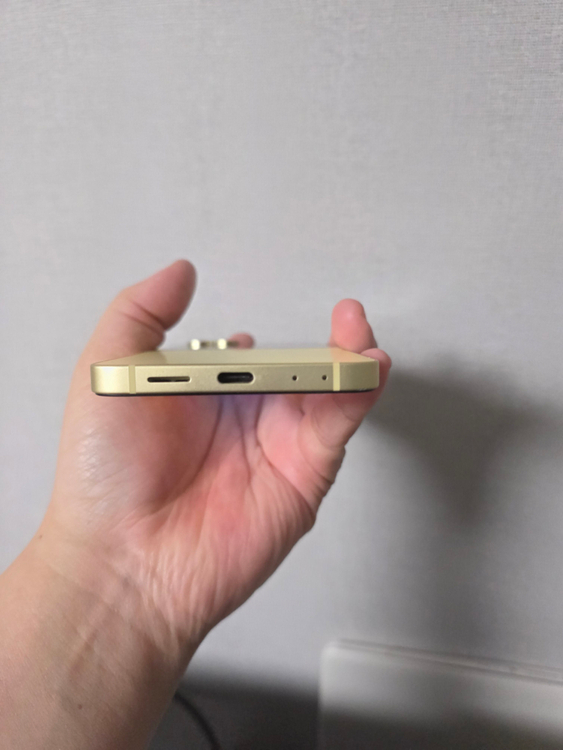 갤럭시 Z플립6 엘로우 256기가 액정 새상품 팝니다 이미지