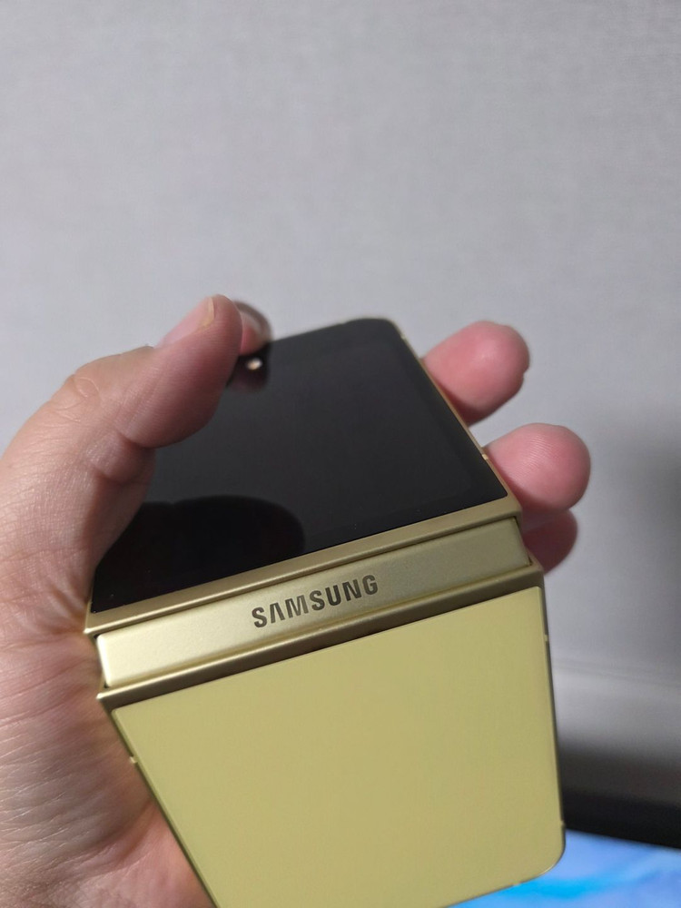 갤럭시 Z플립6 엘로우 256기가 SS급 팝니다 이미지