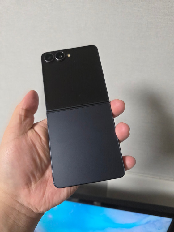 갤럭시 Z플립7 블랙 512기가 A급 팝니다. 이미지