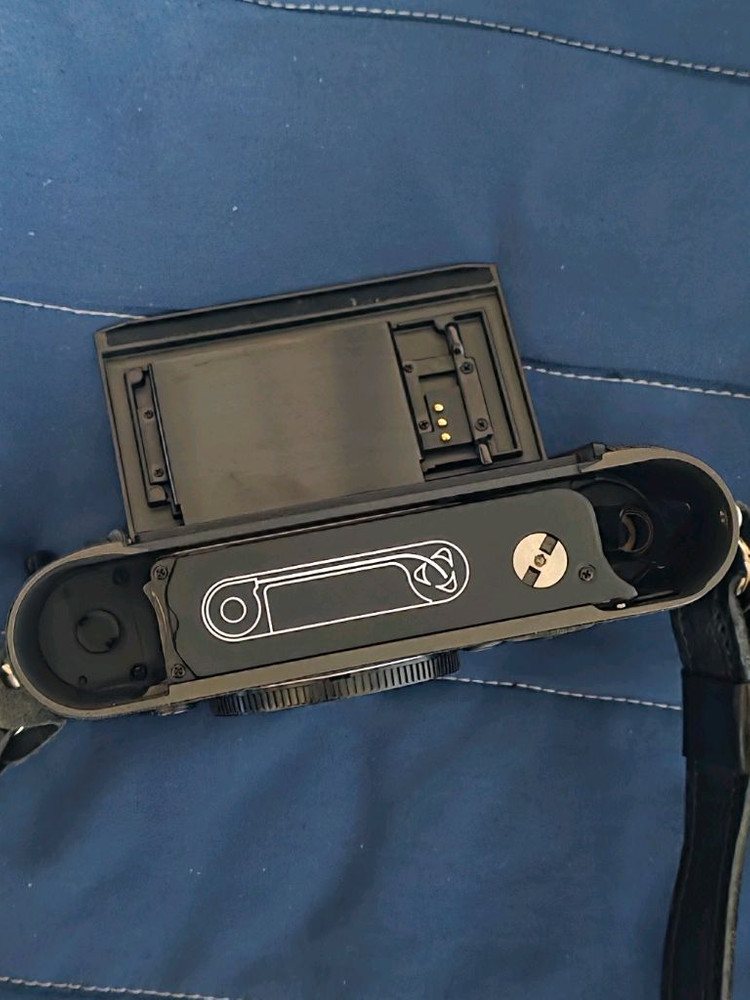 (급처) 라이카 m6 빅로고 블랙 + 춘크래프트 가죽케이스 + 루이지 가죽스트랩 이미지