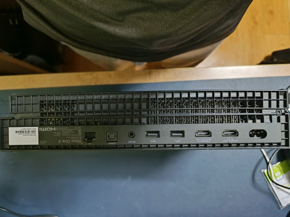 XBOX ONE X 1TB 본체 + 전원선 이미지