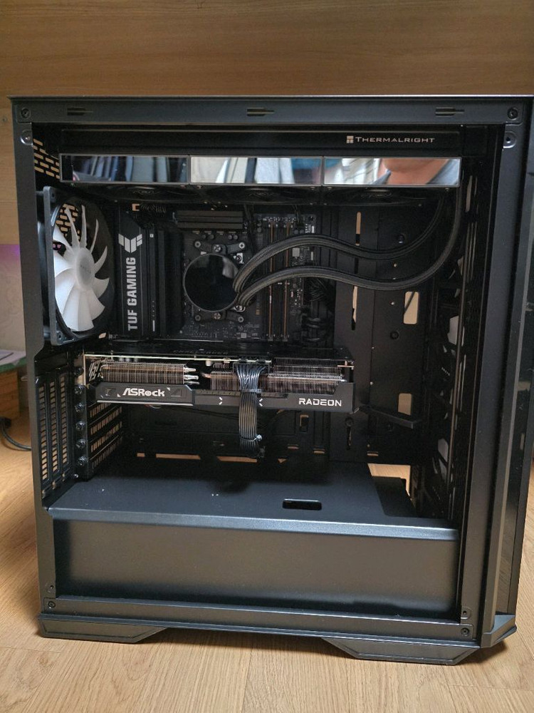 AMD 라이젠 9800x3d, 라데온9070xt 등 컴퓨터 본체 판매 이미지