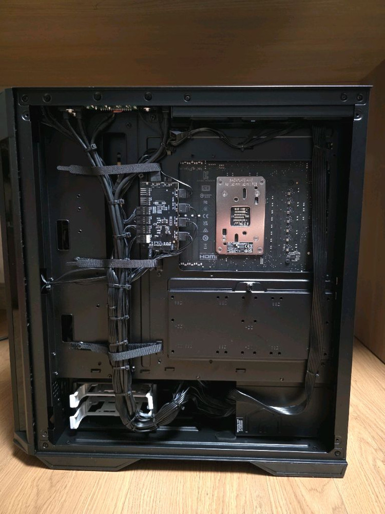 AMD 라이젠 9800x3d, 라데온9070xt 등 컴퓨터 본체 판매 이미지