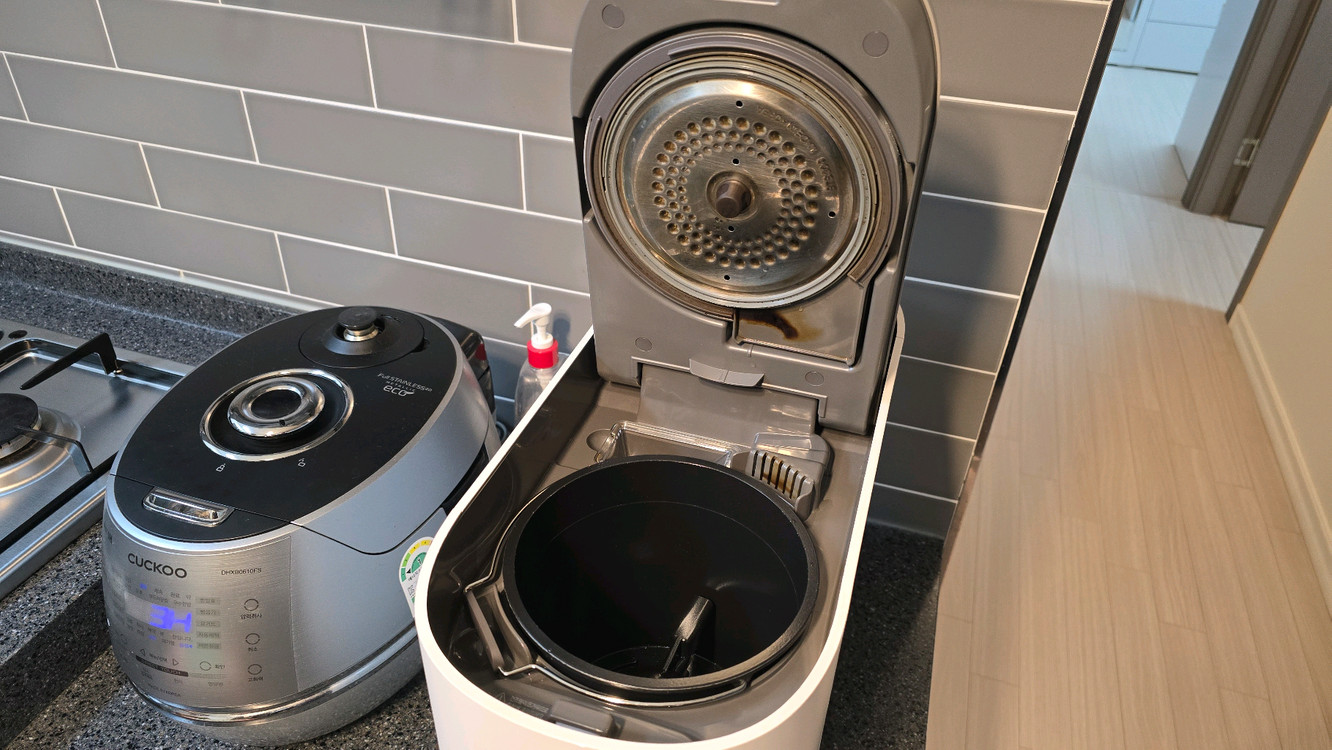쿠쿠 에코웨일 건조분쇄기 이미지