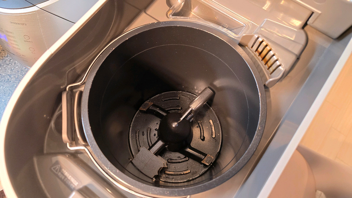 쿠쿠 에코웨일 건조분쇄기 이미지