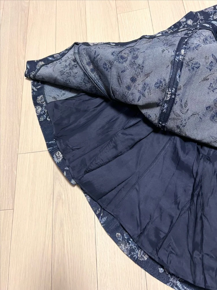 치유의옷장 청순 홀터넥 원피스 자수 자카드 자가드 플레어 하객룩 여행룩 휴가룩 생일파티룩 행사 드레스 플라워 네이비 이미지