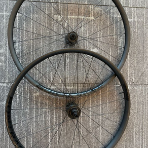 본트레거 코비 엘리트 29인치 카본휠셋 부스트방식 이미지