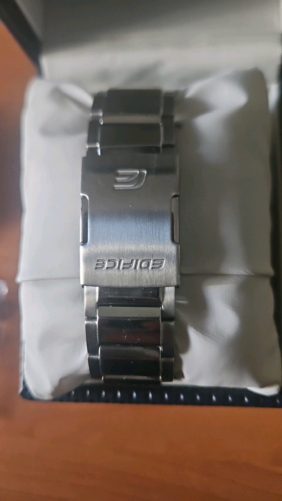 카시오 에디피스 터프솔라 블루투스 시계 이미지