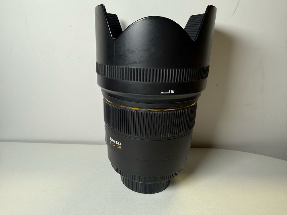 니콘 DSLR 용 시그마 85mm F1.4 이미지