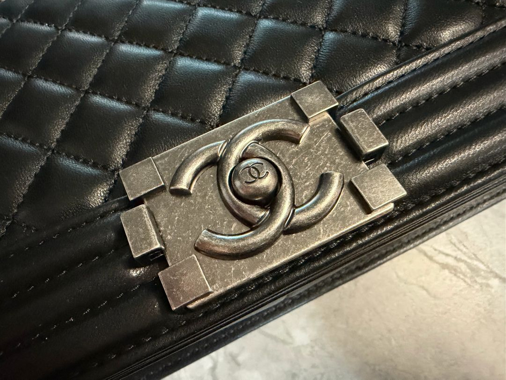 샤넬 보이백 미디움 이미지