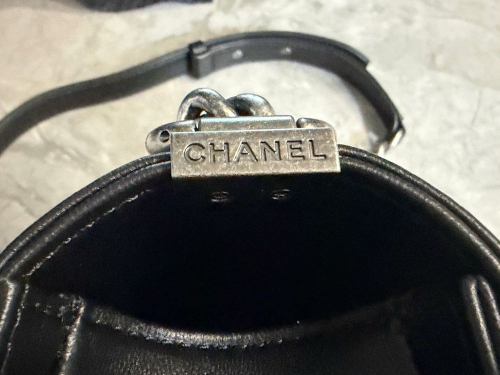 샤넬 보이백 미디움 이미지