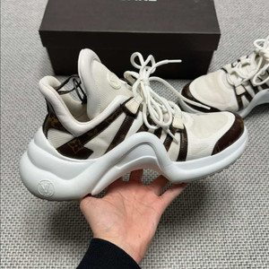 루이비통 아치라이트 스니커즈 신발 이미지