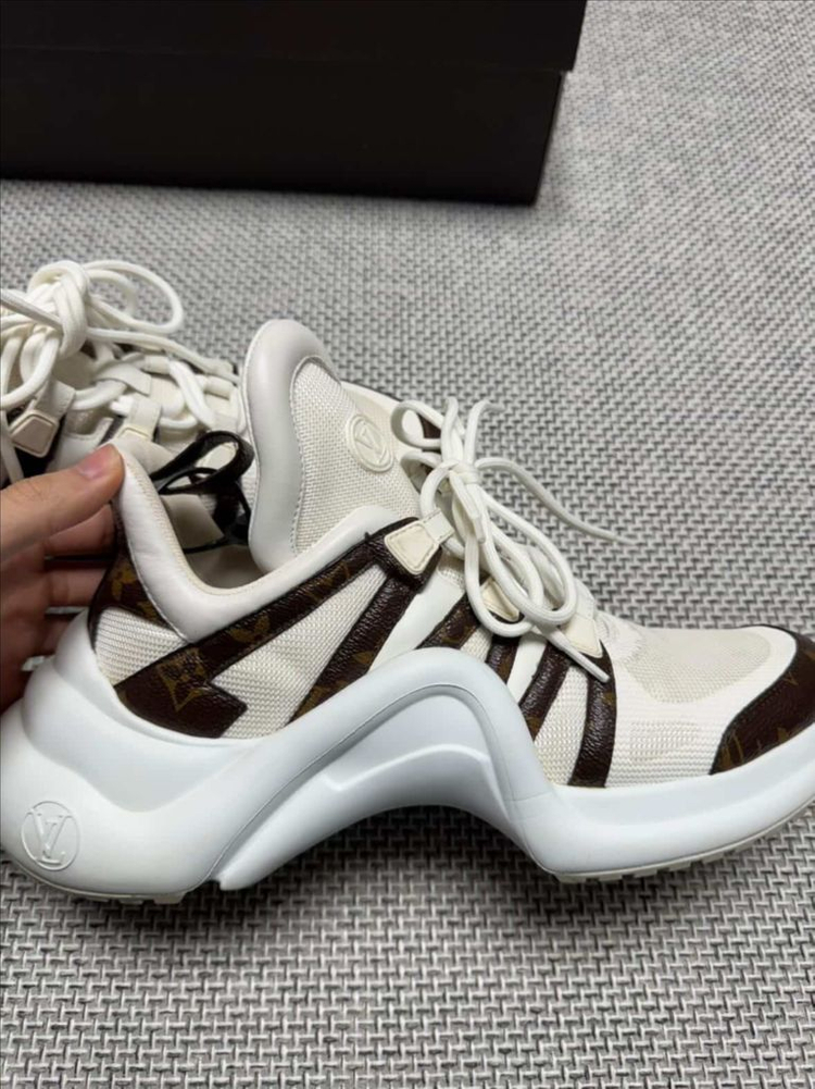 루이비통 아치라이트 스니커즈 신발 이미지