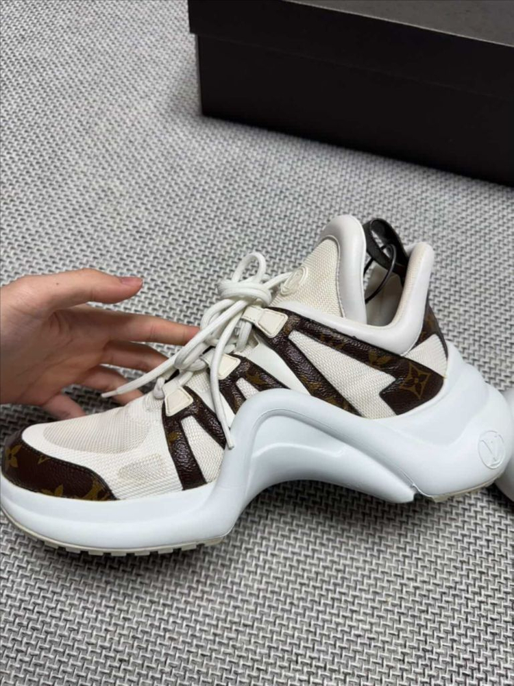 루이비통 아치라이트 스니커즈 신발 이미지