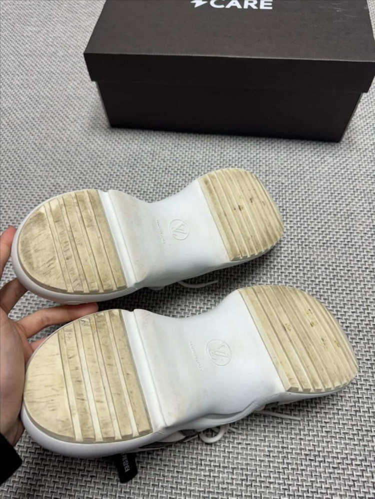 루이비통 아치라이트 스니커즈 신발 이미지