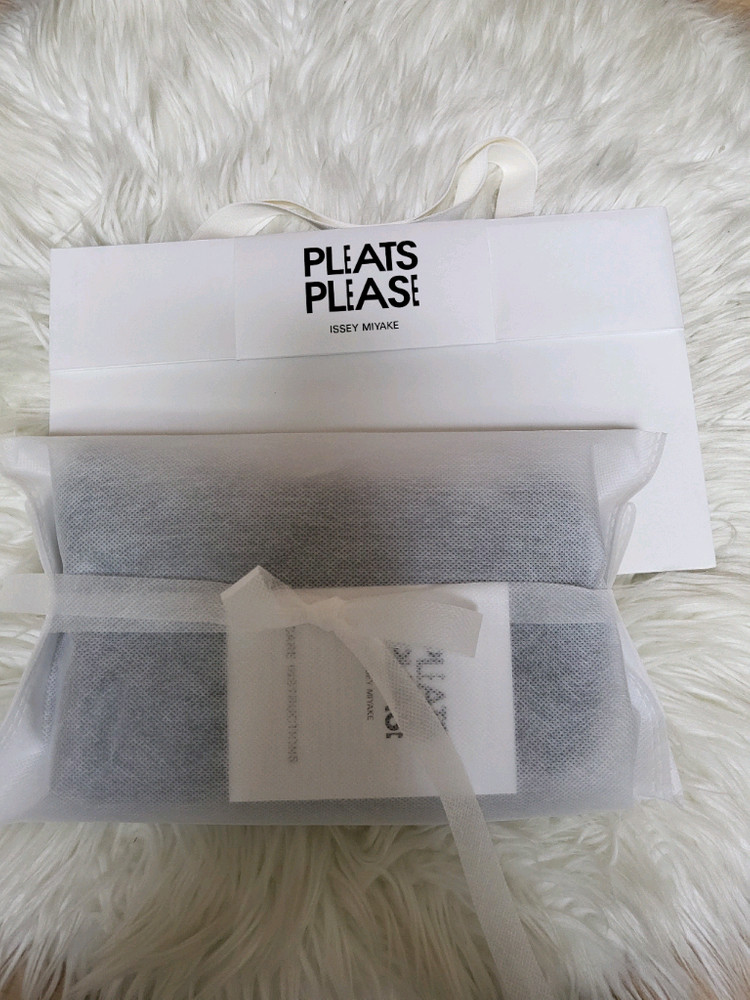 이세이미야케 플리츠플리즈 탑 5월 먼슬리 탑 다크 블루 그레이 이미지