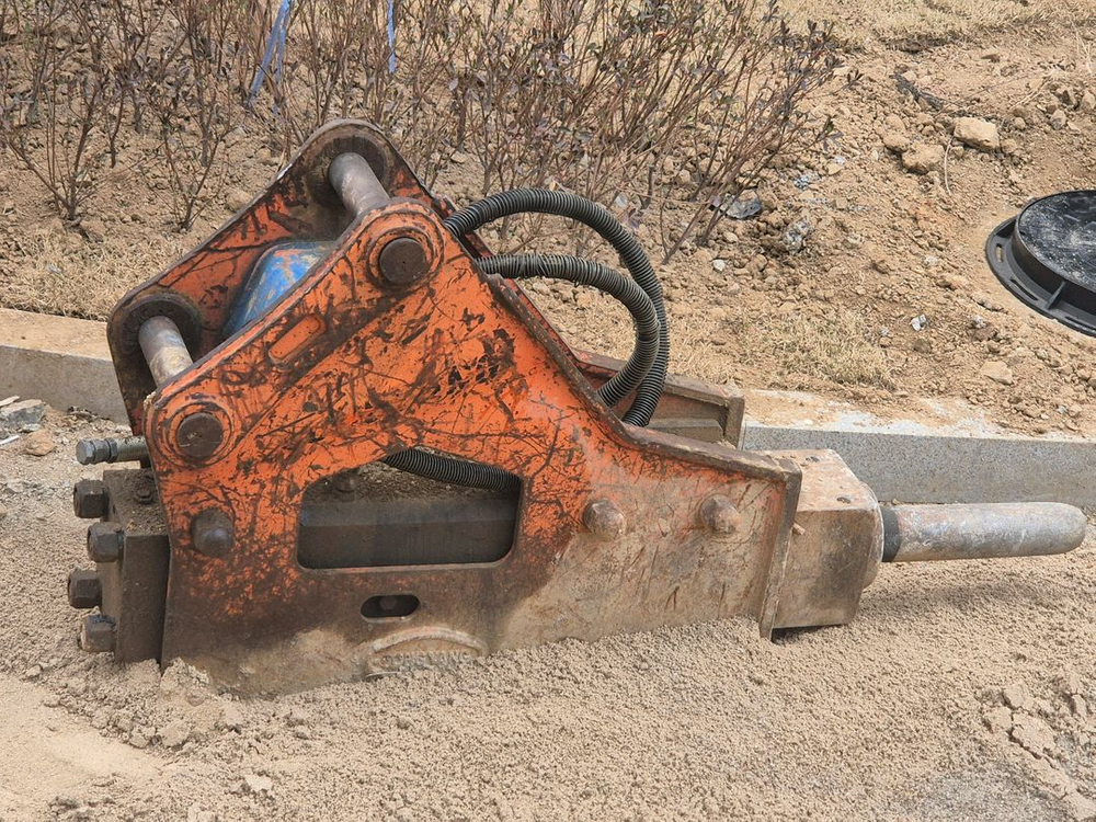 굴삭기 6w브레커 이미지