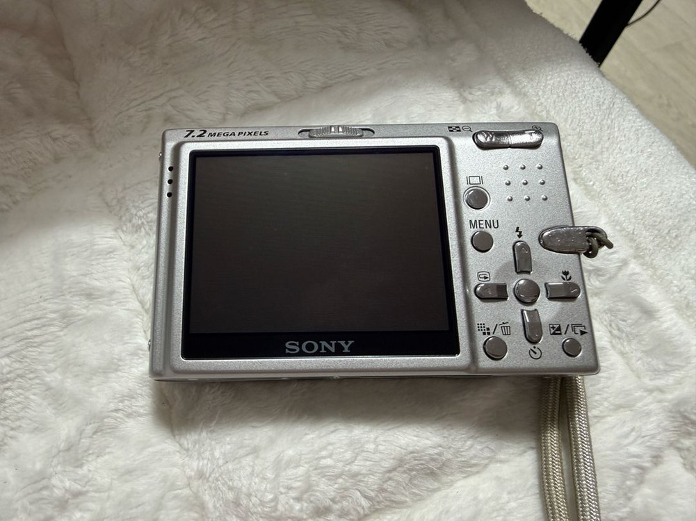 소니 사이버샷 DSC-T10 실버 빈티지 디카 2006년 이미지
