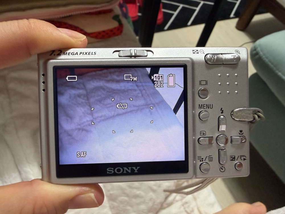 소니 사이버샷 DSC-T10 실버 빈티지 디카 2006년 이미지