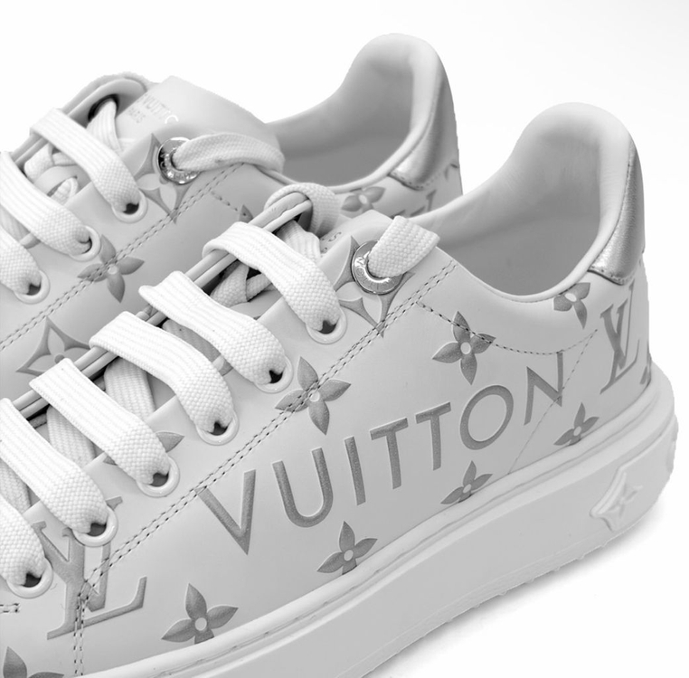 [37.5] 루이비통 여성 타임아웃 모노그램 로우탑 스니커즈 화이트 실버 이미지