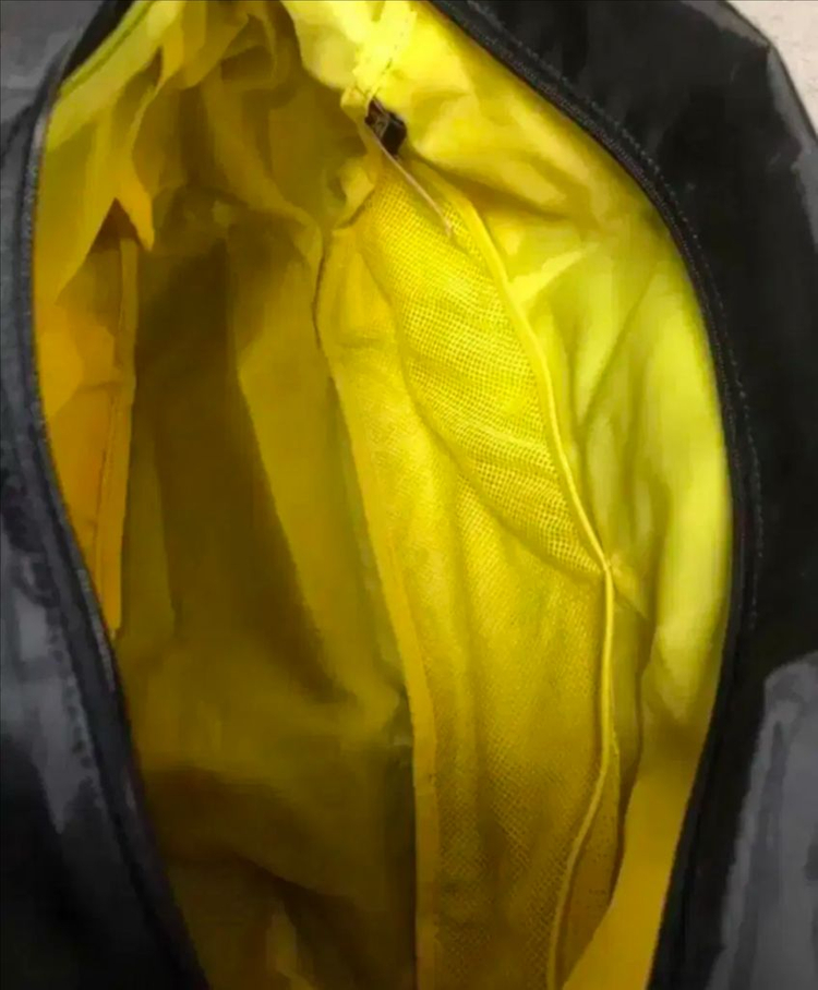 리복 헬스 남성 크로스백 운동가방 이미지