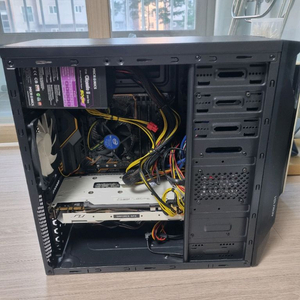 9800x3d rtx5080 300에 삽니다 이미지