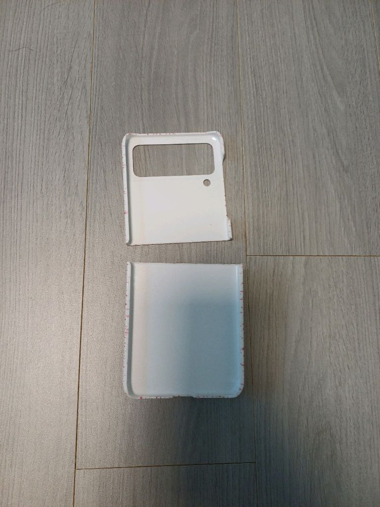 갤럭시 Z플립4 케이스입니 이미지