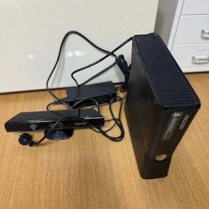 Xbox 360 본체 키넥트 무선패드 2개 게임27개 세트 이미지
