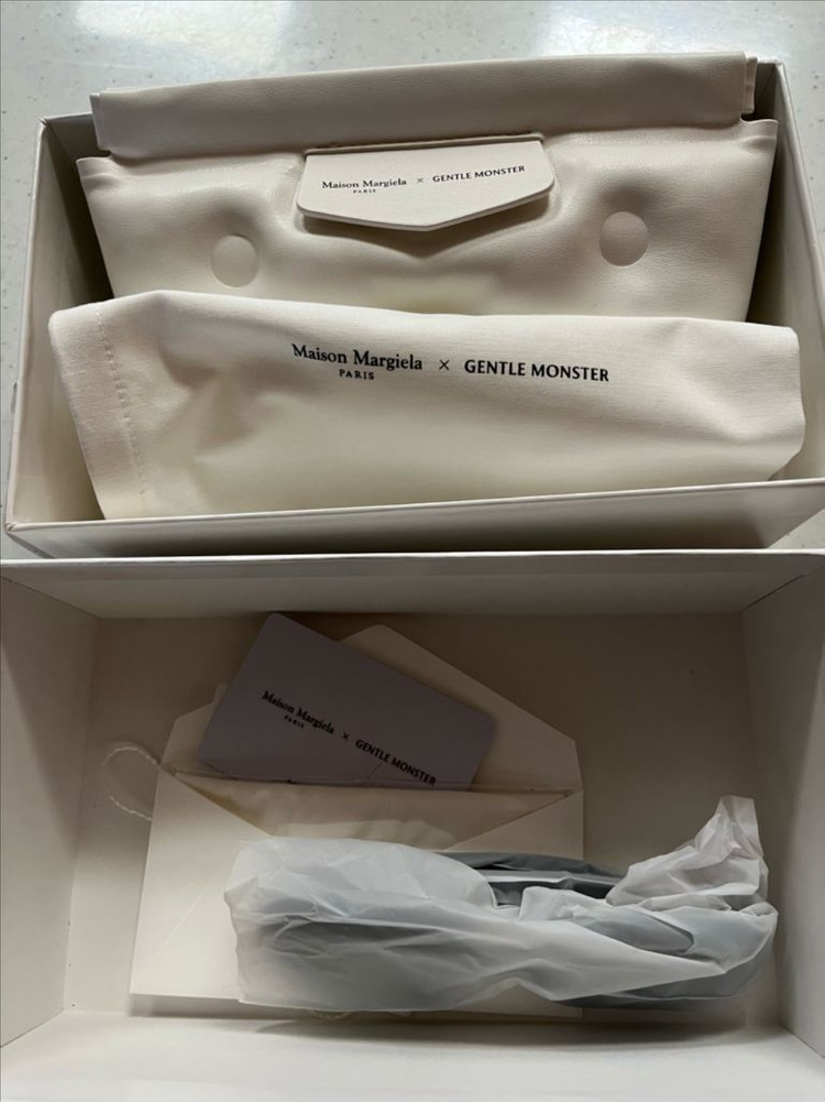MM207 젠틀몬스터x메종마르지엘라 블랙 새제품 팝니다 이미지