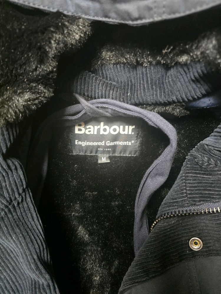 바버 X 엔지니어드 가먼츠 19FW 하이랜드 파카 다크네이비 M 팝니다. 이미지