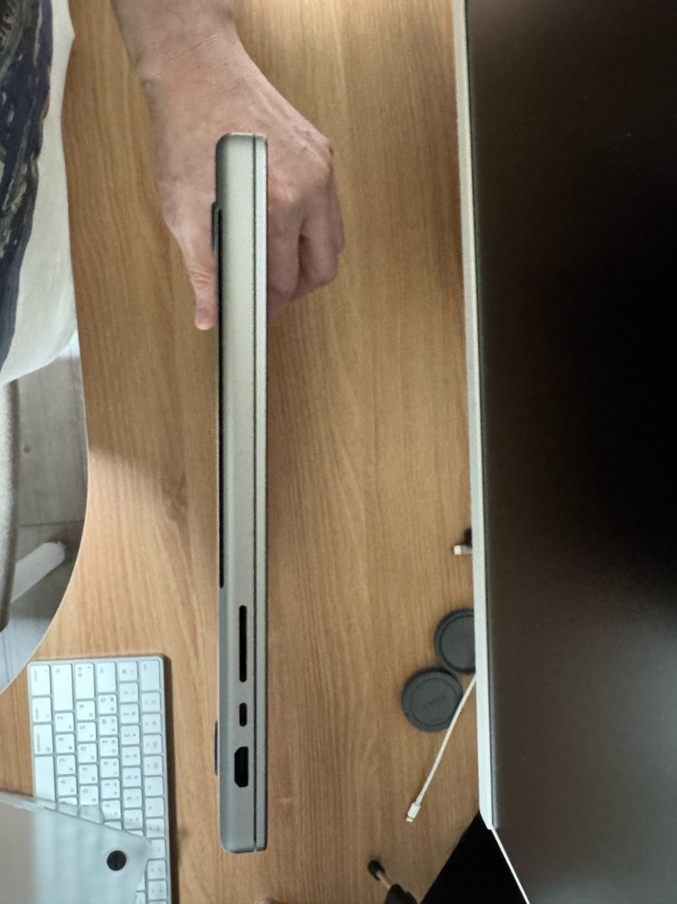 맥북프로16 M1 max 이미지