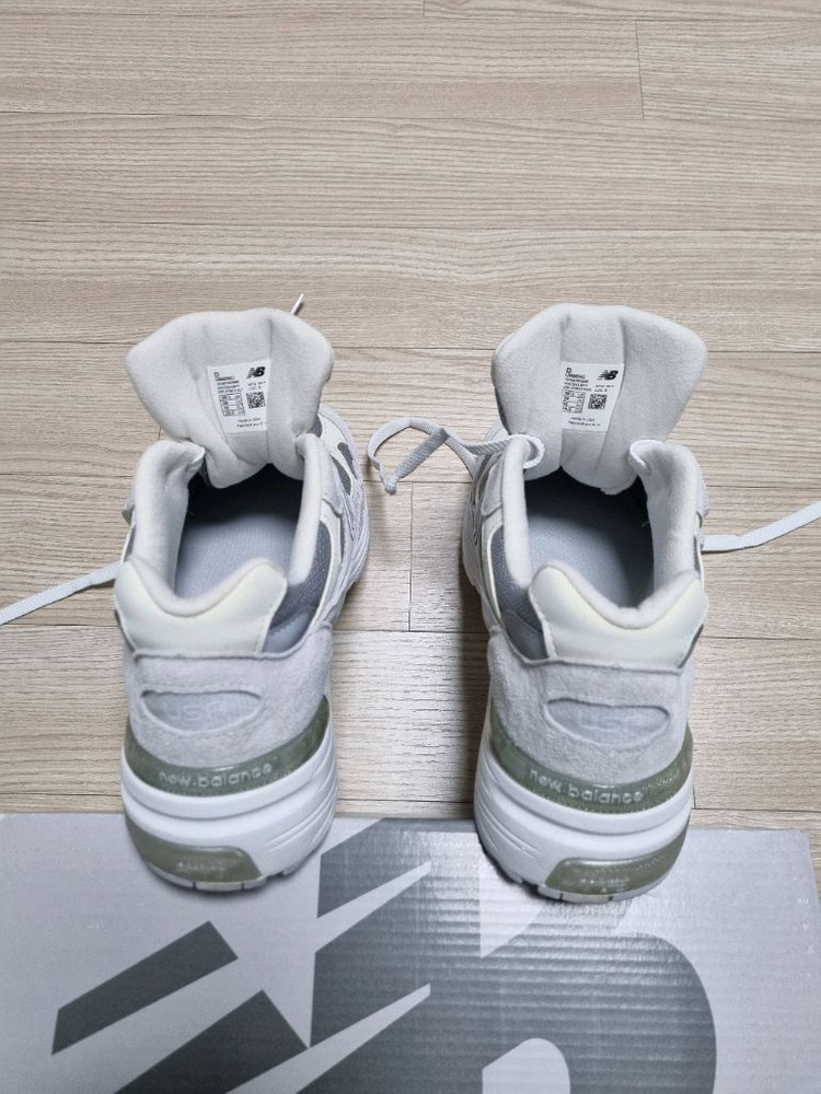 뉴발란스 992 코어화이트265사이즈 이미지