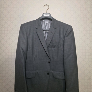 톰브라운 정장 수트 이미지