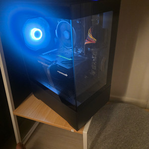 게이밍 컴퓨터 PC RTX 5060+39인치 와이드커브 모니터+로지텍 키보드 풀셋 이미지