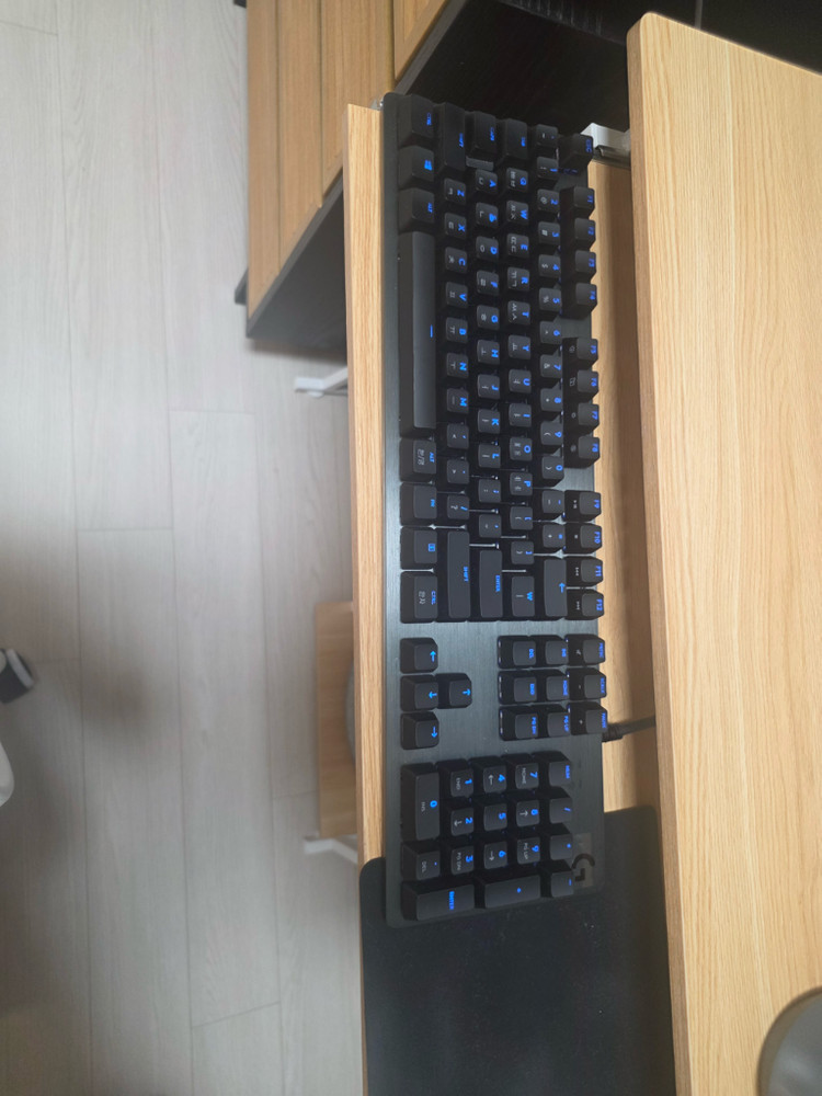 게이밍 컴퓨터 PC RTX 5060+39인치 와이드커브 모니터+로지텍 키보드 풀셋 이미지