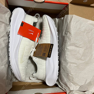 (새상품) 나이키 리액트 인피니티런4 올화이트 280 나코텝 미시착 매장판 새상품 이미지