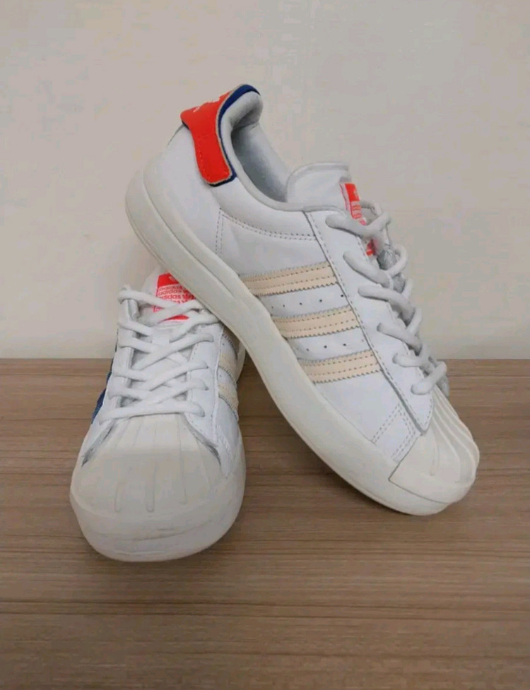 남녀공용 아디다스 슈퍼스타 아윤 운동화 (240) 이미지