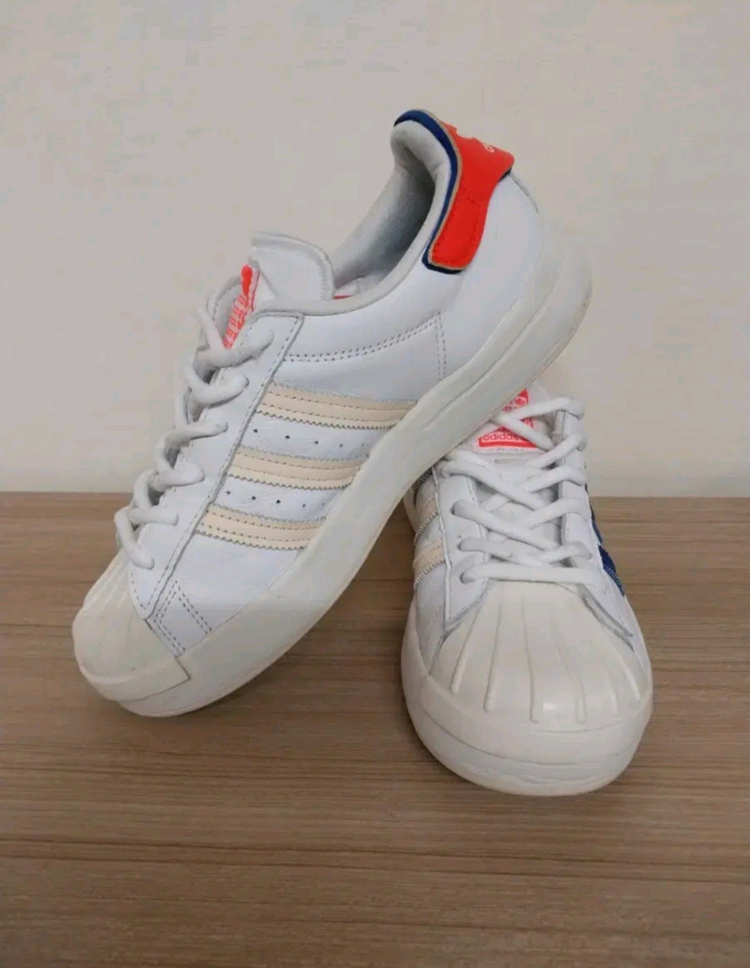 남녀공용 아디다스 슈퍼스타 아윤 운동화 (240) 이미지